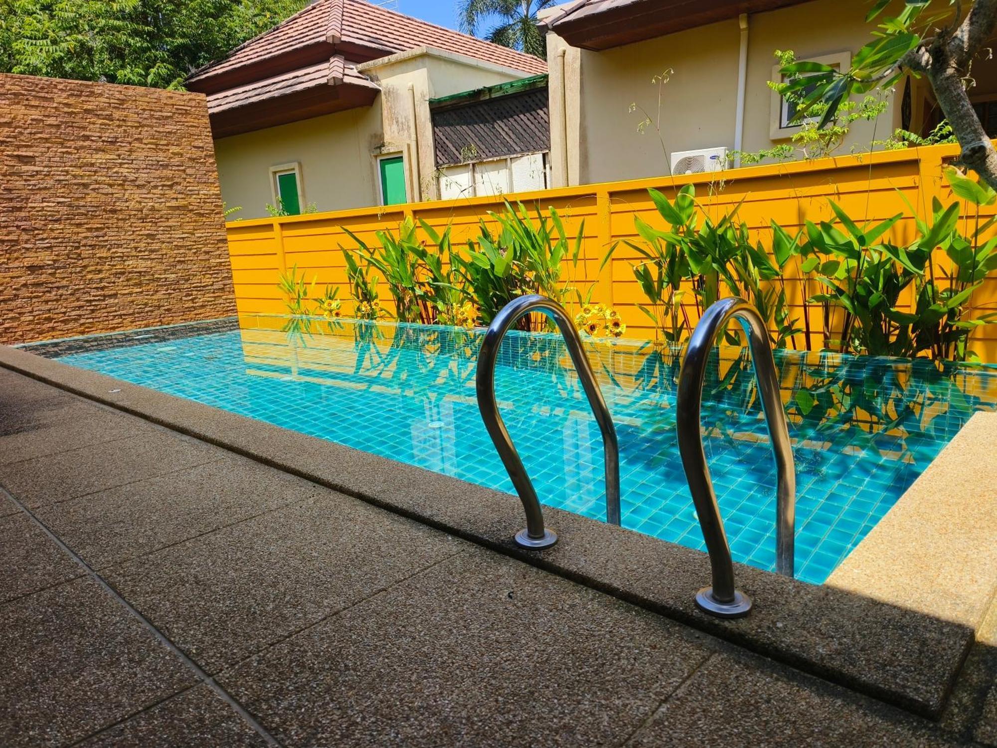 Karon Pool Villa 卡伦3卧泳池别墅 Exterior foto